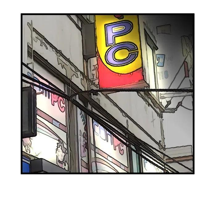 4557