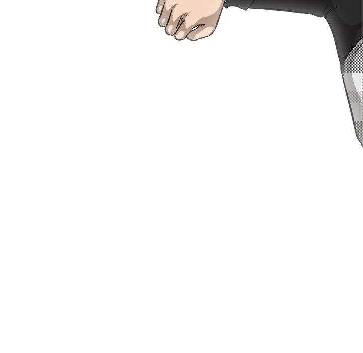4586
