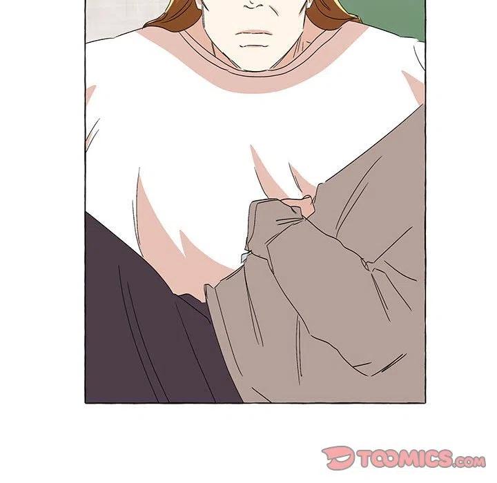 7437
