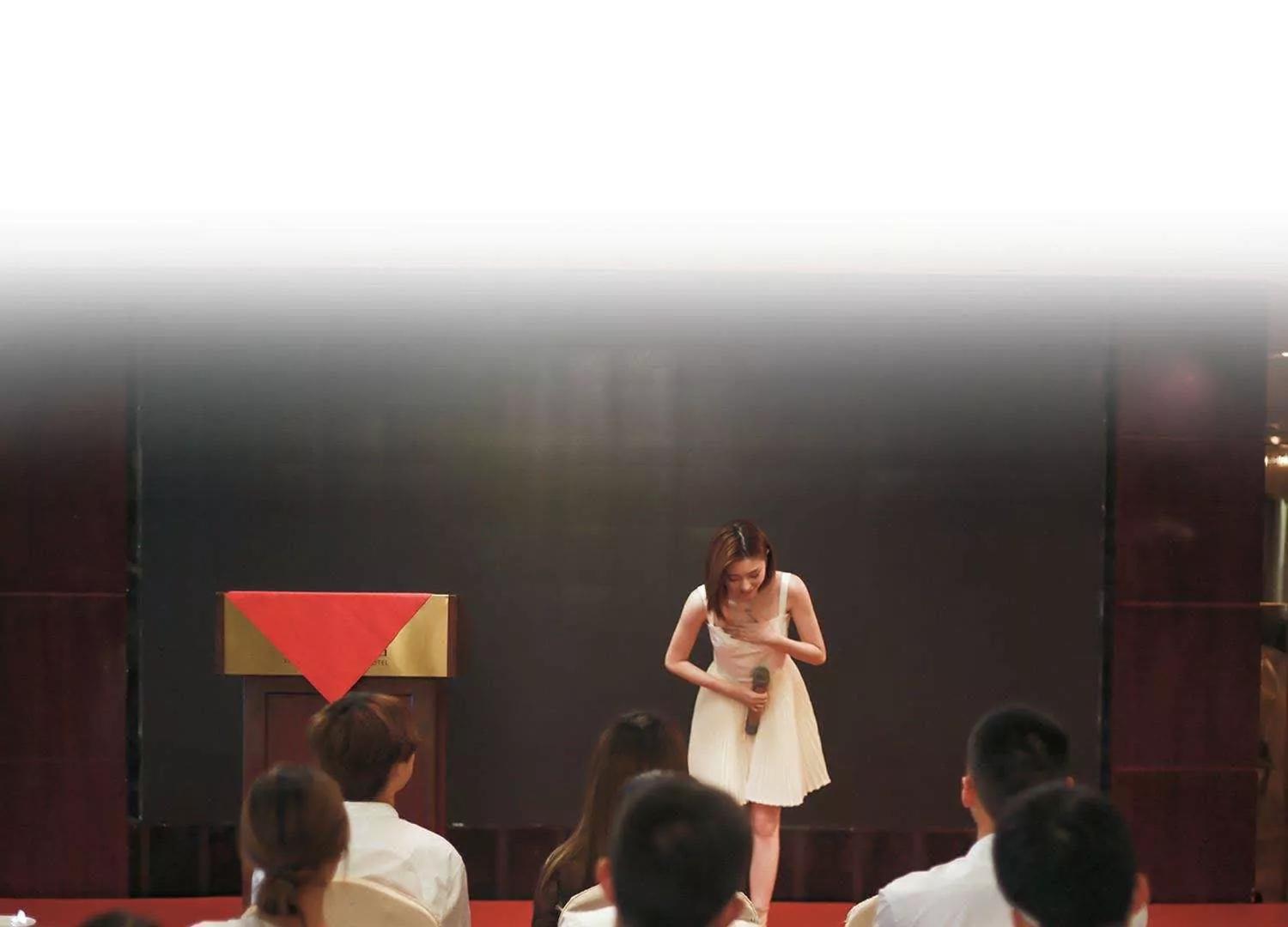 第33话  明艳动人30