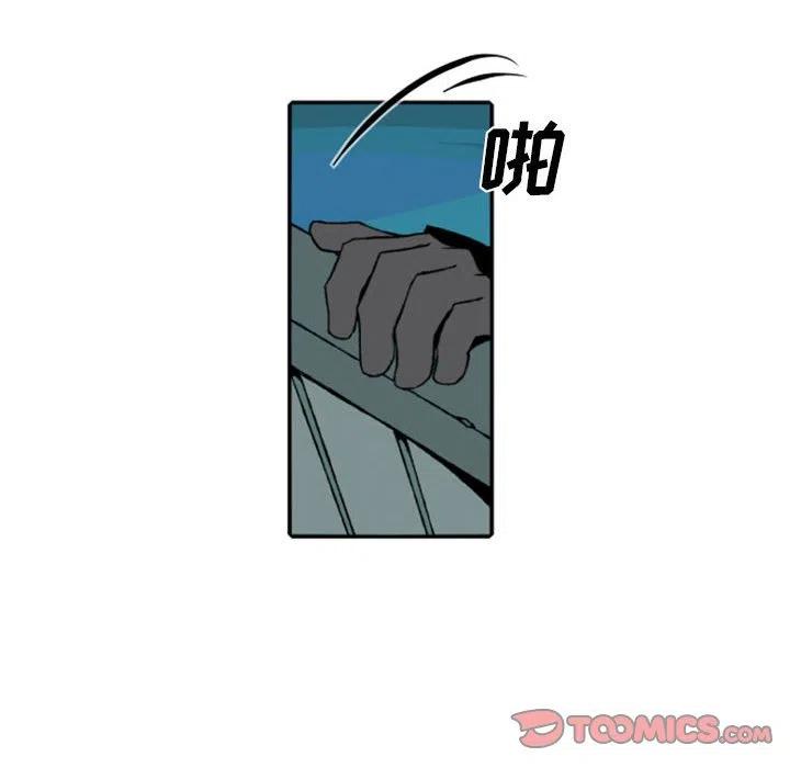 735