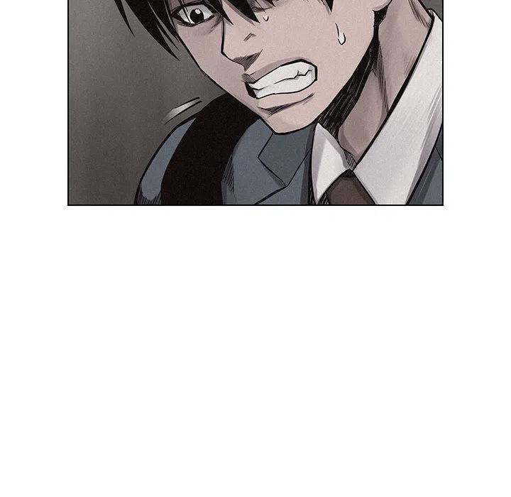 923