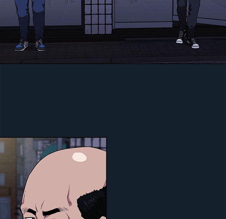 933